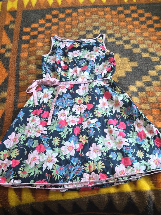 Newport News Dresses & Skirts - Vintage Newport News Navy Floral Dress with Pink Accents